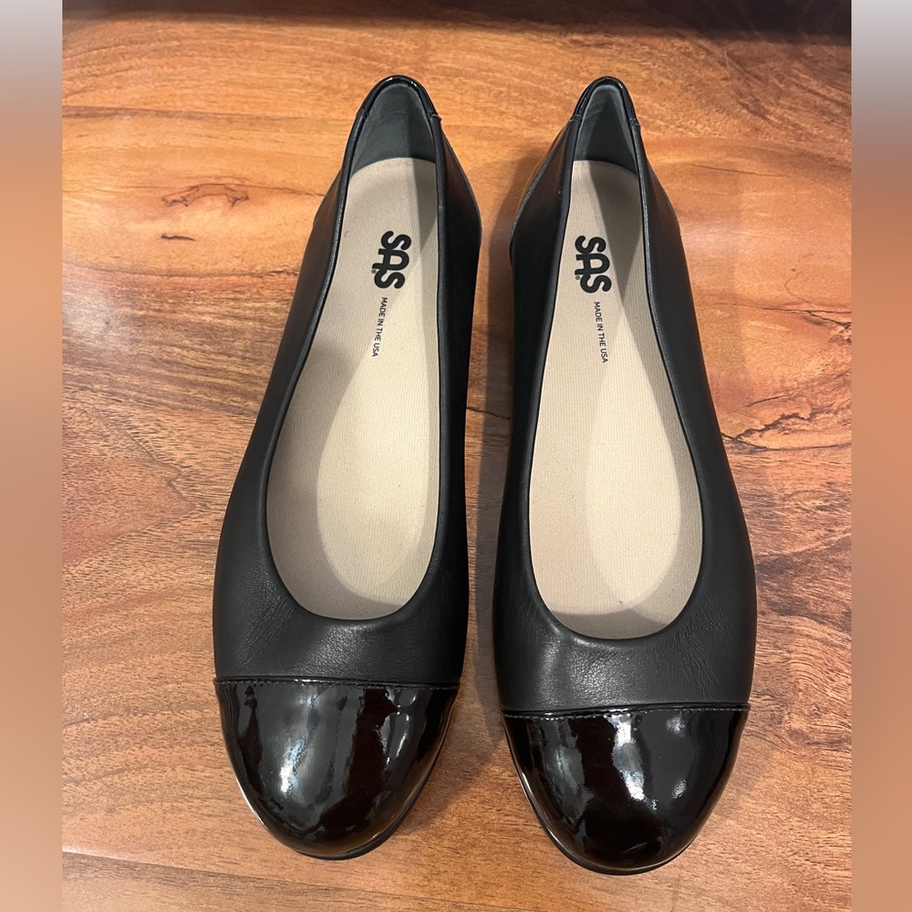 SAS Black Scenic Leather Cap Ballet Flats SZ 9.5M